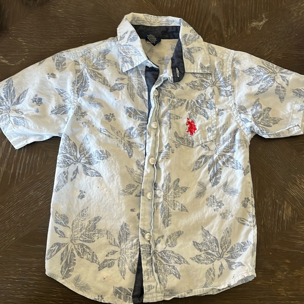 Short sleeve button down shirt, size 5
